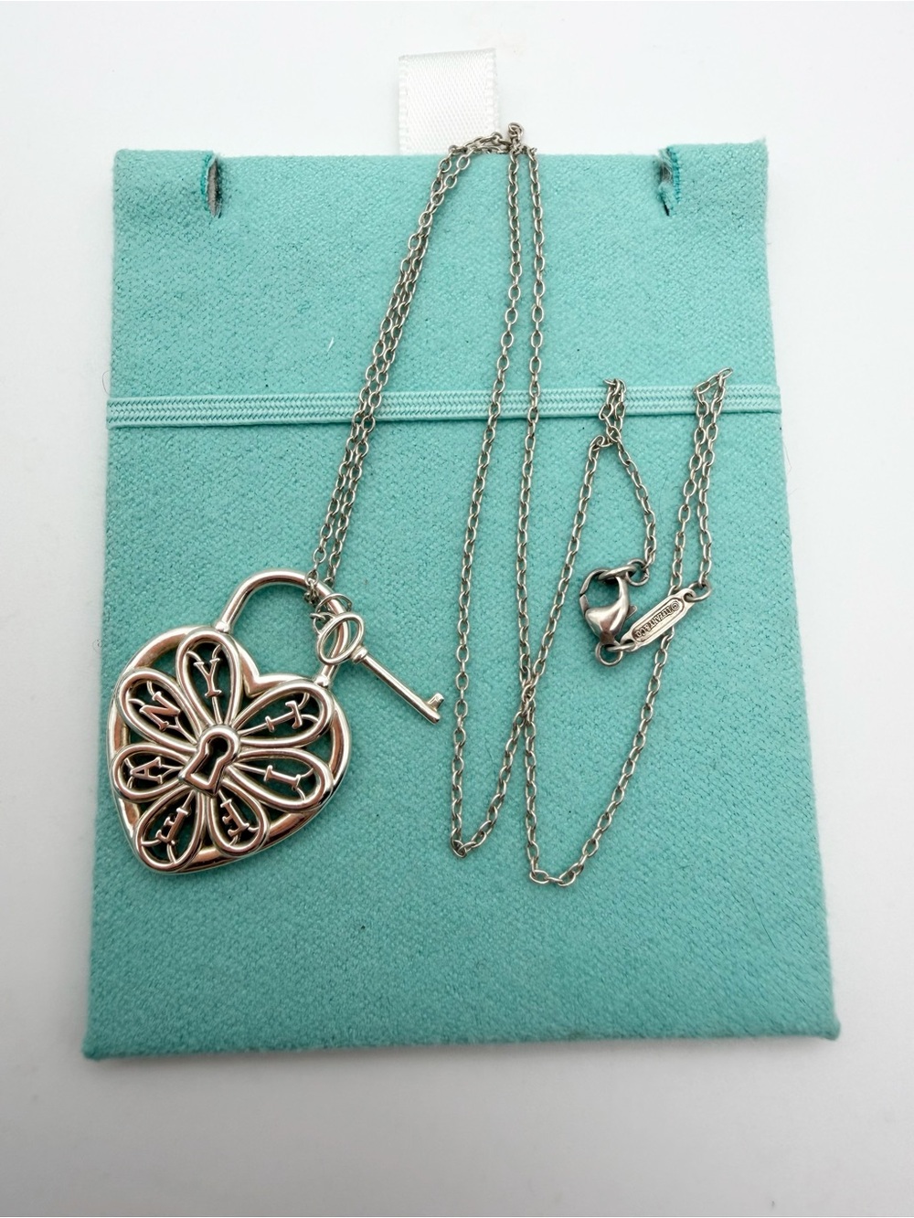Tiffany & Co. 18” medium enchant filigree heart w key necklace sterling silver - Picture 8 of 12